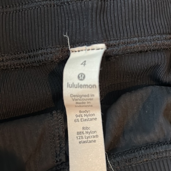 Lululemon Studio Cropped Pants Size 4 - Picture 3 of 3